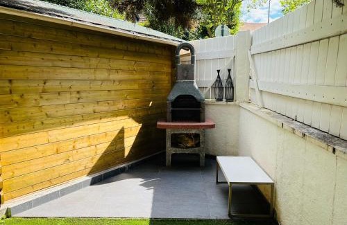 Bagneux Apartment | Charming Studio with Private Garden Near Paris - Rated 8.8