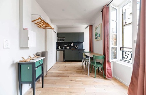 Vieux Vichy Apartment | Charming Studio with Lake View and Pet-Friendly Amenities