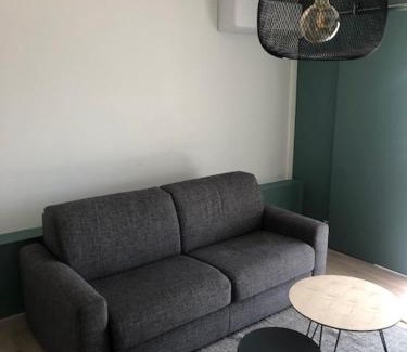 Martigues Apartment | Comfortable Studio in Carro - Côte Bleue, Rated 9/10