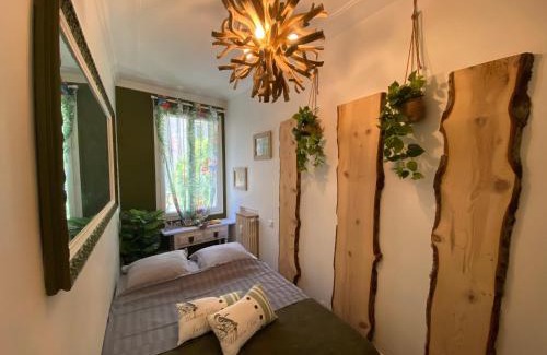 Juan-les-Pins Apartment | Charming 2-Bedroom Retreat Steps from Juan les Pins Beaches