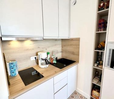 Larmor-Plage Apartment | Cozy Oceanfront T2 with Stunning 180° Sea Views