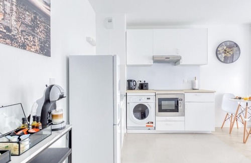 Louis Bertrand-Mirabeau-Semard Apartment | Convenient T2 Steps from Paris Metro - Family Friendly Stay