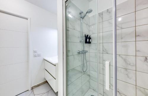 Louis Bertrand-Mirabeau-Semard Apartment | Convenient T2 Steps from Paris Metro - Family Friendly Stay