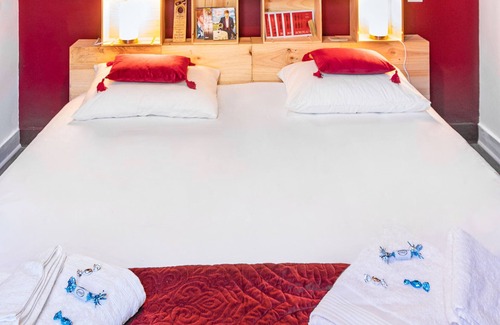 Tresses Villa | Elegant Villa de Caractère Near Bordeaux with Family Amenities