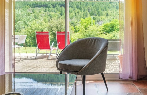 Vesseaux Villa | Beautiful New Villa Near Hiking and Shops - 10/10 Rated