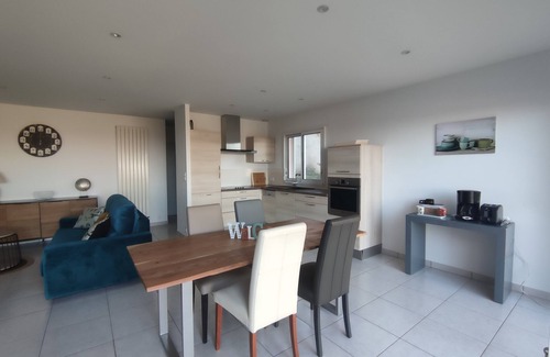 Ceret Condo | Scenic Views with Thoughtful Design and Ocean Access