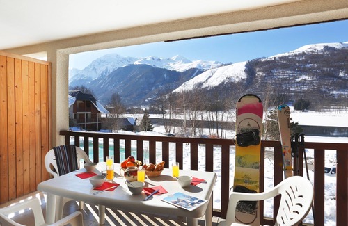 Peyragudes Condo | Magnificent Lake View Apartment with Pool Access