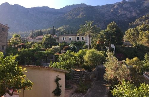 Soller House | Ideally Located Soller Townhouse with Pool, 6 Min to Square