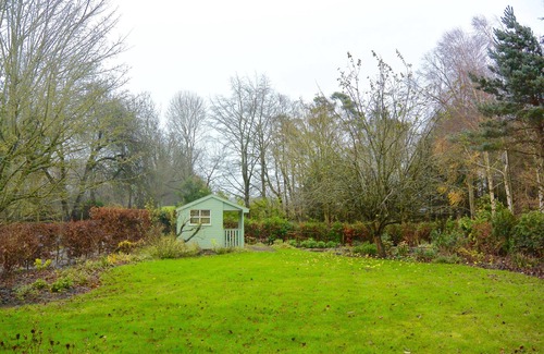 Hoptonheath Cottage | Unique Country Cottage with Pool and Pet-Friendly Amenities