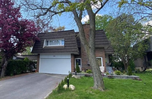 Thornhill House | Experience a Unique Two-Bedroom Retreat with Spa Amenities