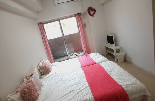 Sennichimae Apartment | Ideal Hotel Near Namba & Dotonbori with Free Wi-Fi