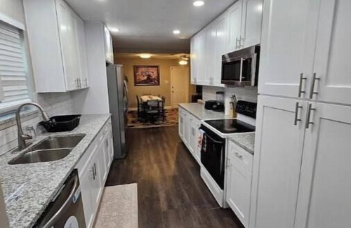 South Arlington House | SUPERHOST/Luxury Comfort Cove/Crib/High Chair! AT&T/6Flags/3.8milesnnn