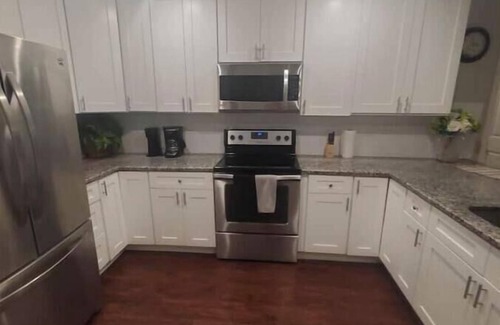 Mesquite House | SUPERHOST/Spacious Classy Enclave Rodeo < 1mile. Baby Crib