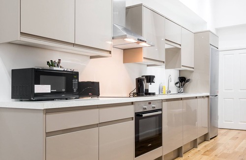 Spitalfields Apartment | Convenient Apartment Near Liverpool St Station for Families