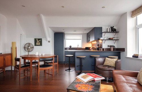 Maenporth Apartment | Superior Apartment - David Bowie & Friends