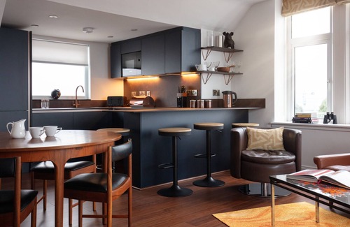 Maenporth Apartment | Superior Apartment - David Bowie & Friends