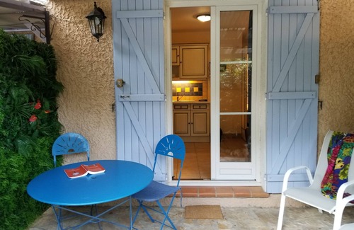 Les Restanques Apartment | Oceanfront "Superior" Apartment with Private Pool for Two
