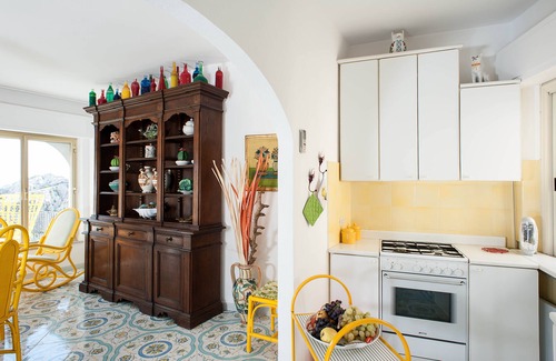 Spisone Apartment | Seaside Superior Apartment in Taormina with Pool & Breakfast