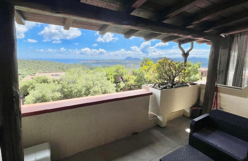 Cugnana Verde Apartment | Relaxing Retreat with Pool in Cugnana Verde Residence