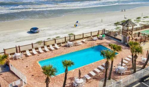 Bostwick Park Apartment | Superior beach studio with Pool Access and free parking
