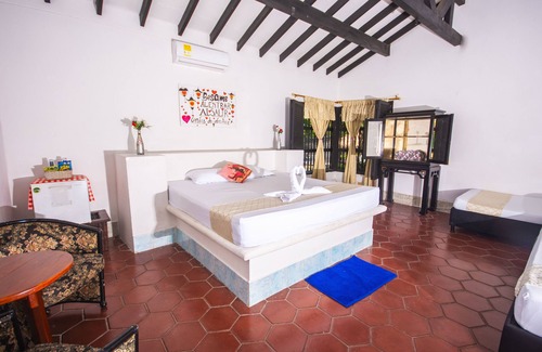 San Jeronimo Hotel | Family-Friendly Superior Cuadruple for Your Next Getaway