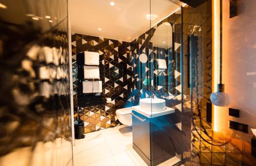 Wiedikon Hotel | Elegant Ocean View Rooms by FIVE with Spa & Pool Access