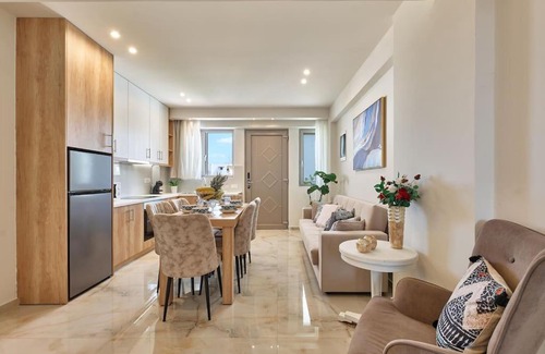 Stavromenos Apartment | Family Apartment with Pool & Ocean View - Rated 10/10