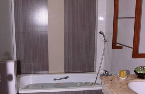 Ko Chang Resort | Serene Double Room at Mae Nam Beach with Pool & Breakfast