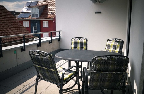 Rust Cottage | Deluxe Junior Suite with Balcony at Pension Yvonne