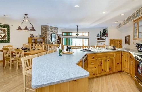 Tofte House | Serene Retreat on Lake Superior with Spa & Hot Tub Amenities