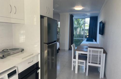Emu Park Apartment | Relaxing Superior Studio - Unit 4 with Inviting Pool Access