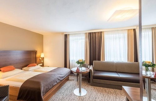 Nonntal House | Cozy Triple Room with Spa at Austria Classic Hotel & Gasthof Hölle