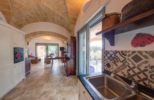 Patu Villa | Inviting Villa with Private Pool, Just 2km from the Beach