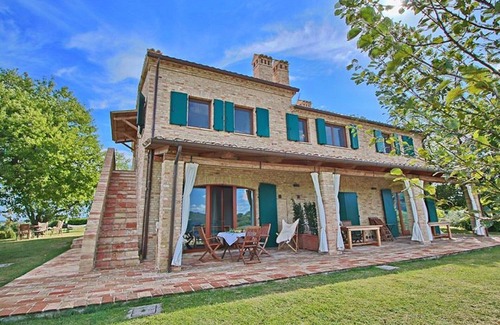Montelabbate Apartment | Idyllic Country Estate with Pool & Ocean Views, Guest Rated 10/10