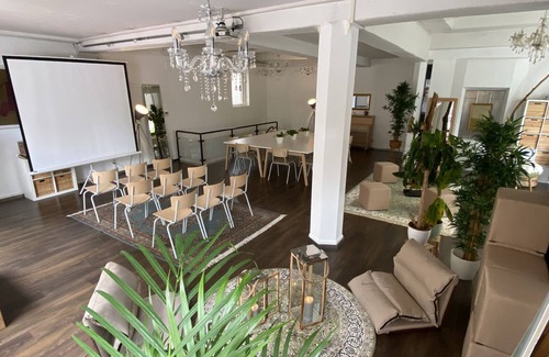 Rotebuhl Apartment | Beautiful 220 sqm Studio in Stuttgart West with Ocean View