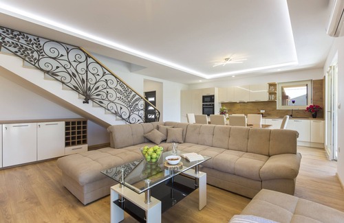 Nedescina Villa | Beautiful Vacation Home with Private Pool and Ocean Views