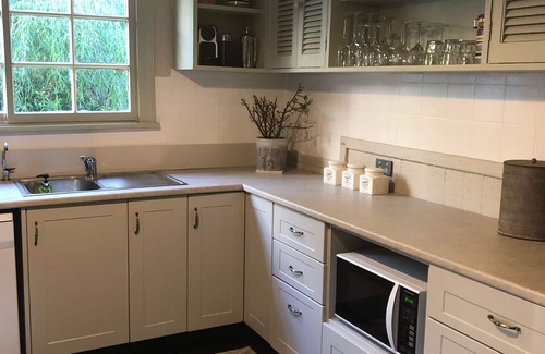Binningup House | Perfect Family Beach Escape with Breakfast & Kitchen Amenities