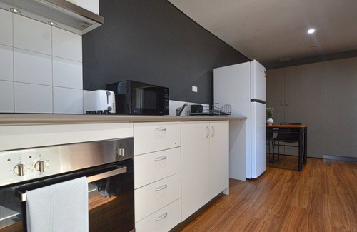 Port Hedland Ski Chalet | Supersized Studio Inexpensive 1x1