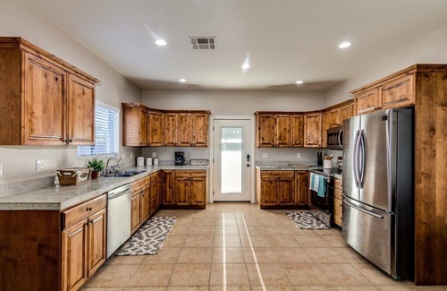 Golden Springs House | Superstition Mountain Desert Escape: Your Ideal Oasis Awaits