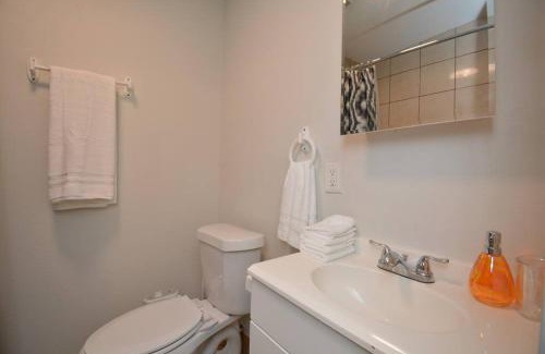 Greater East End Apartment | Budget-Friendly Family Suite @ East End Revitalized