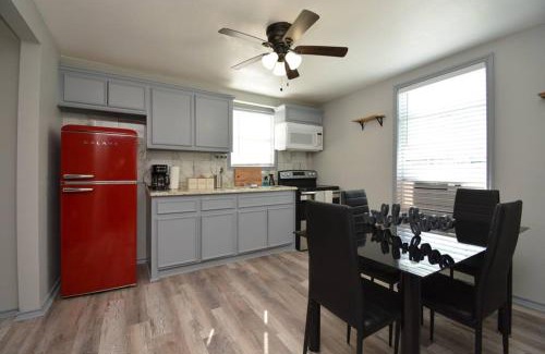 Greater East End Apartment | Budget-Friendly SuperValue Suite #5 Near East End Attractions