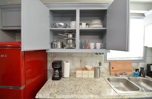 Greater East End Apartment | Budget-Friendly SuperValue Suite #5 Near East End Attractions