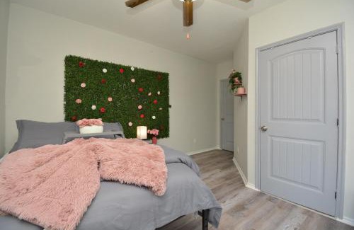 Greater East End Apartment | Budget-Friendly Suite #8 at East End Revitalized