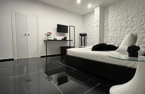 Acquaviva delle Fonti Bed & Breakfast | Top-Rated Supriani B&B with Breakfast & Hot Tub Amenities