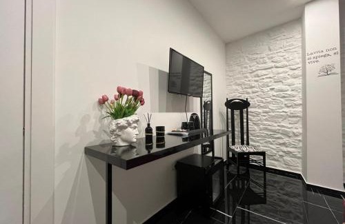 Acquaviva delle Fonti Bed & Breakfast | Top-Rated Supriani B&B with Breakfast & Hot Tub Amenities