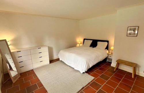 Peyrilhac House | Beautiful Oceanfront Retreat at Sur Chateau La Mothe