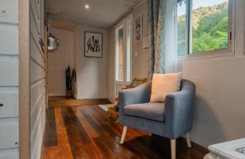 Salazie Apartment | Discover Hibiscus: Family-Friendly Retreat with Pool & Hot Tub