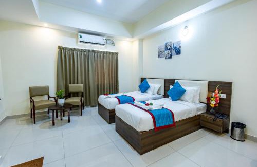 Lakshminarayana Pura Hotel | Budget-Friendly Suraksha Stay with Family Amenities