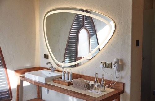 Kalama Wildlife Conservancy Hotel | Relax at Surana Buffalo Springs with Pool and Spa Amenities