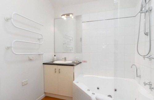 Sugarloaf Apartment | Suraya - Amazing Views & Wi-Fi